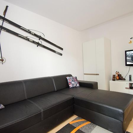 Apartment House Near The Lake เซลล์อัมเซ ภายนอก รูปภาพ